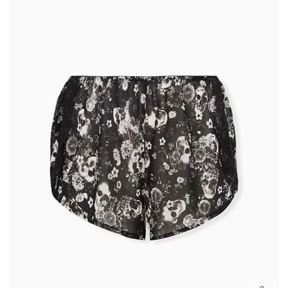 NWT TORRID BLACK SKULL FLORAL CHIFFON & LACE TRIM DOLPHIN SHORT